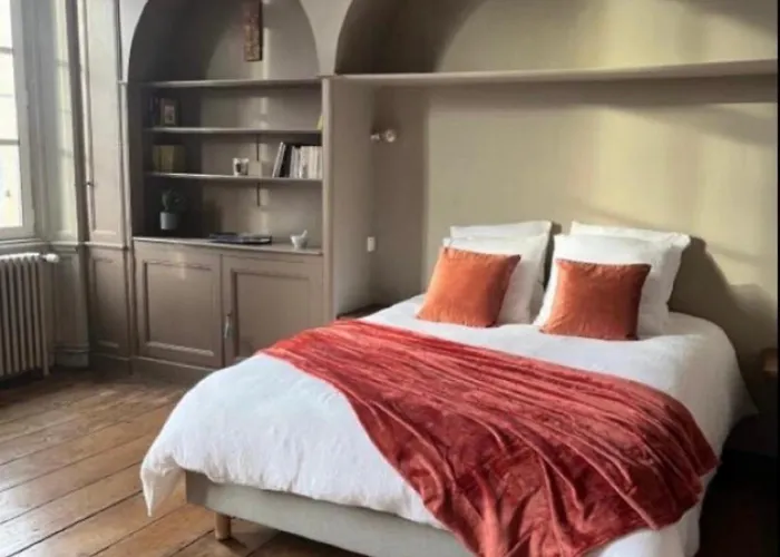 Mercier de Montigny - Les Chambres du Beffroi - SPA et Massage